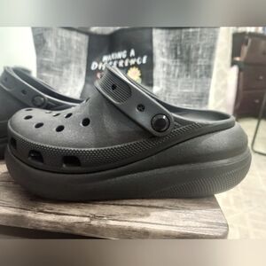 Crocs Black Crush Clogs Size W7 M5